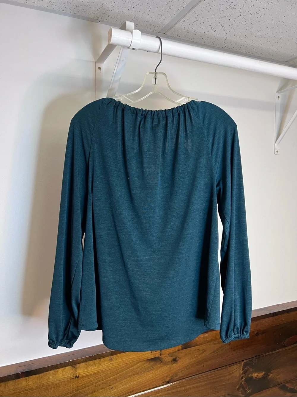 Jennifer Lopez Green Long Sleeve Top with Chain Detail- MP